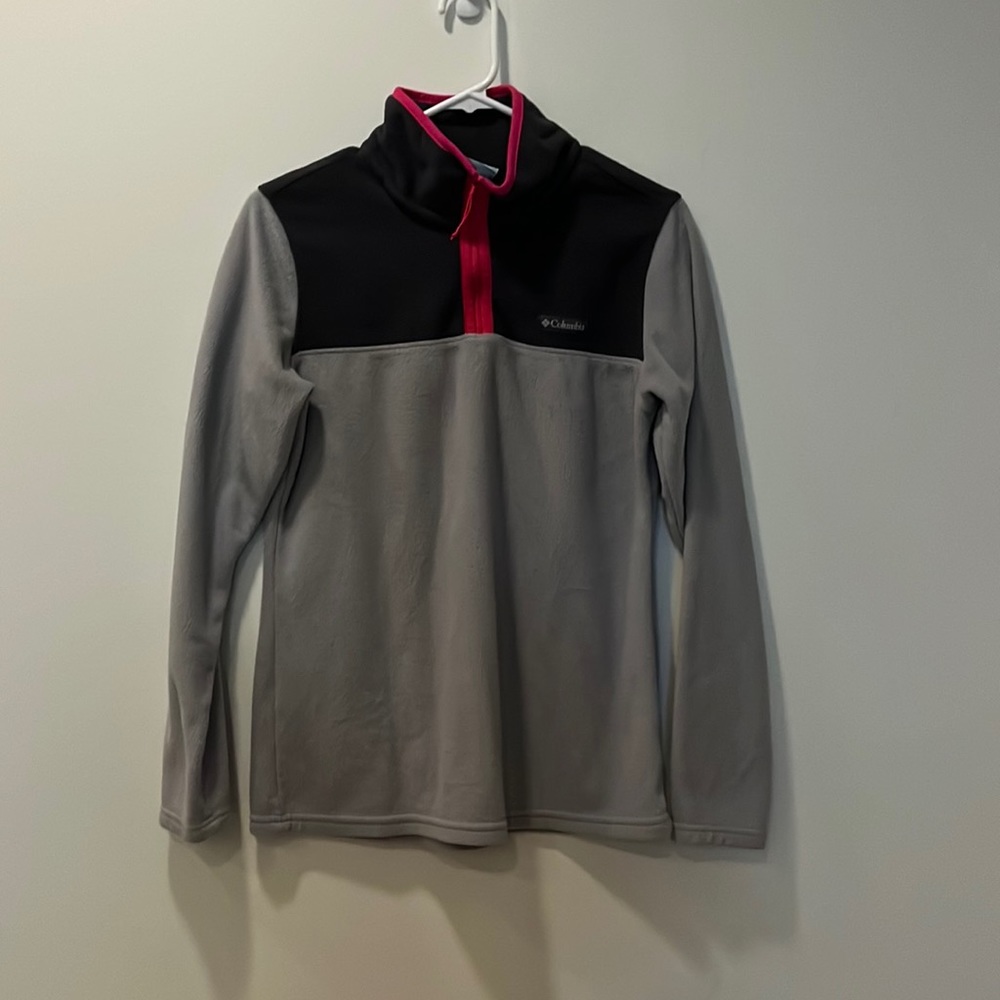 Women’s small Columbia pullover gray fleece with pink zipper